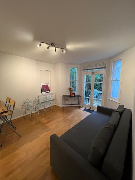 Lovely 1 Bedroom Apartment In West Kensington 伦敦 外观 照片
