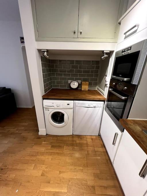 Lovely 1 Bedroom Apartment In West Kensington 伦敦 外观 照片